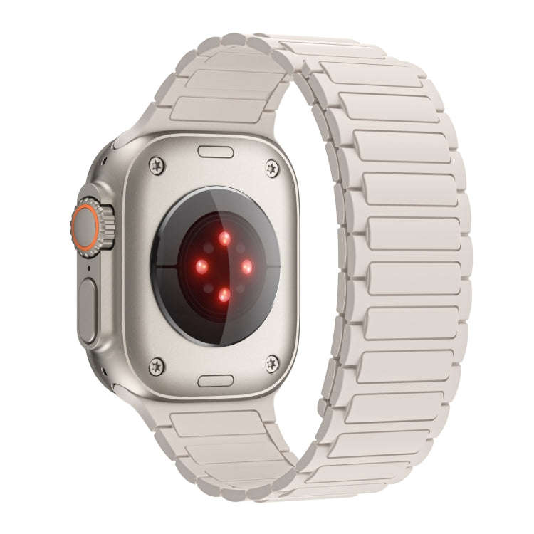 For Apple Watch Series 9 41mm Magnetic Loop Silicone Watch Band(Starlight)