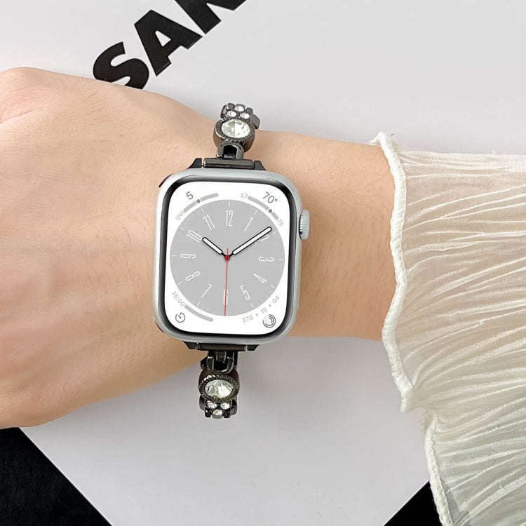 For Apple Watch Series 8 41mm Diamond Hearts Metal Chain Watch Band(Silver)