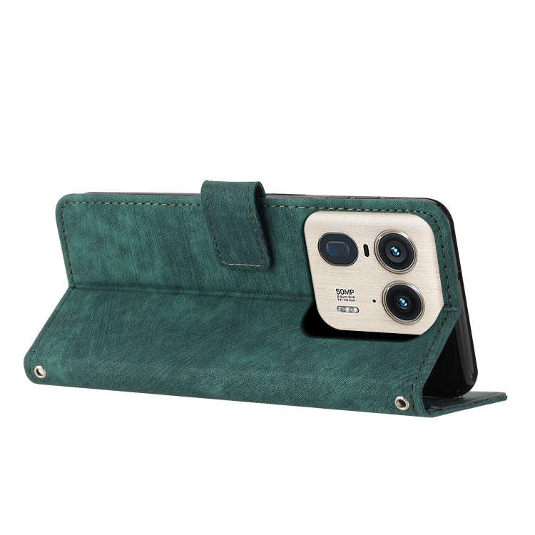 For Motorola Moto X50 Ultra Skin Feel Stripe Pattern Leather Phone Case with Long Lanyard(Green)
