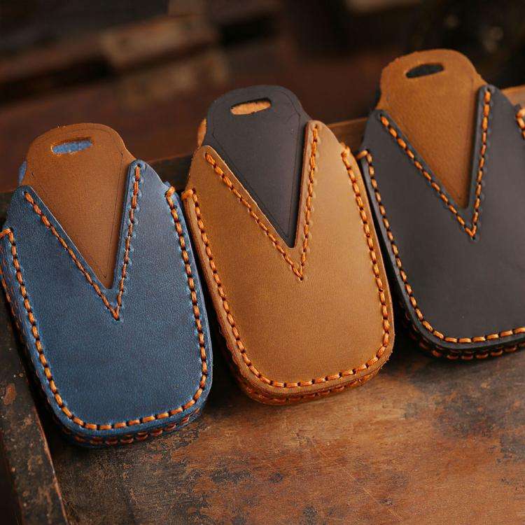 For Toyota Corolla 2-button B110 Crazy Horse Cowhide Car Key Protection Cover(Blue)