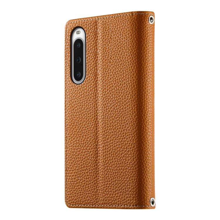For Sony Xperia 10 V Stitching Multi-card Zipper Wallet Leather Phone Case with Short Strap(Brown)