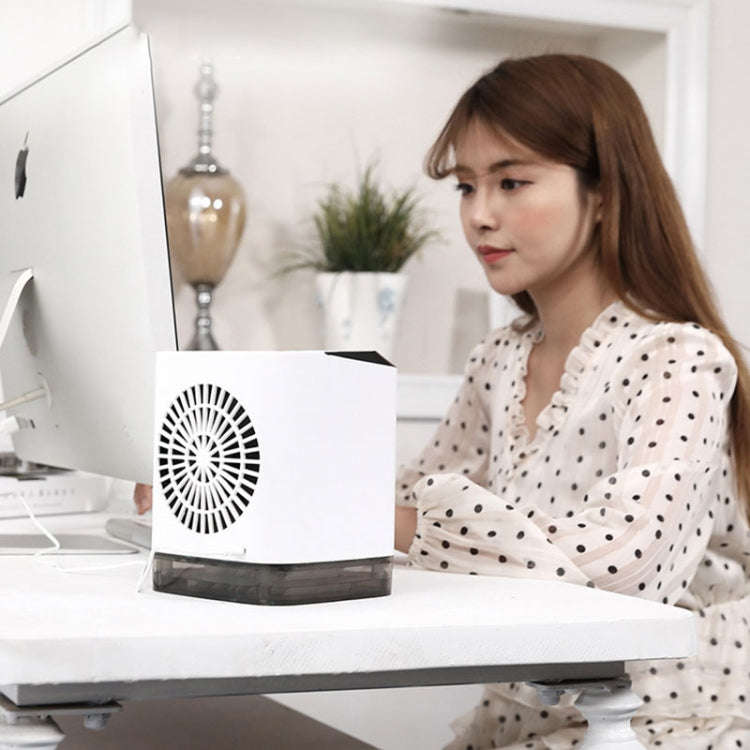 Mini Desktop Cooling Fan Humidifier Air Conditioning Fan Moisturizing Spray Fan(White)