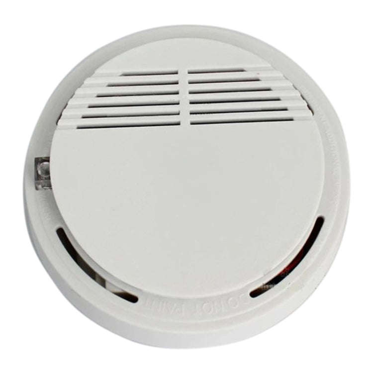 SS-168 First Alert Battery-Operated Fire Smoke Alarm Detector(White)