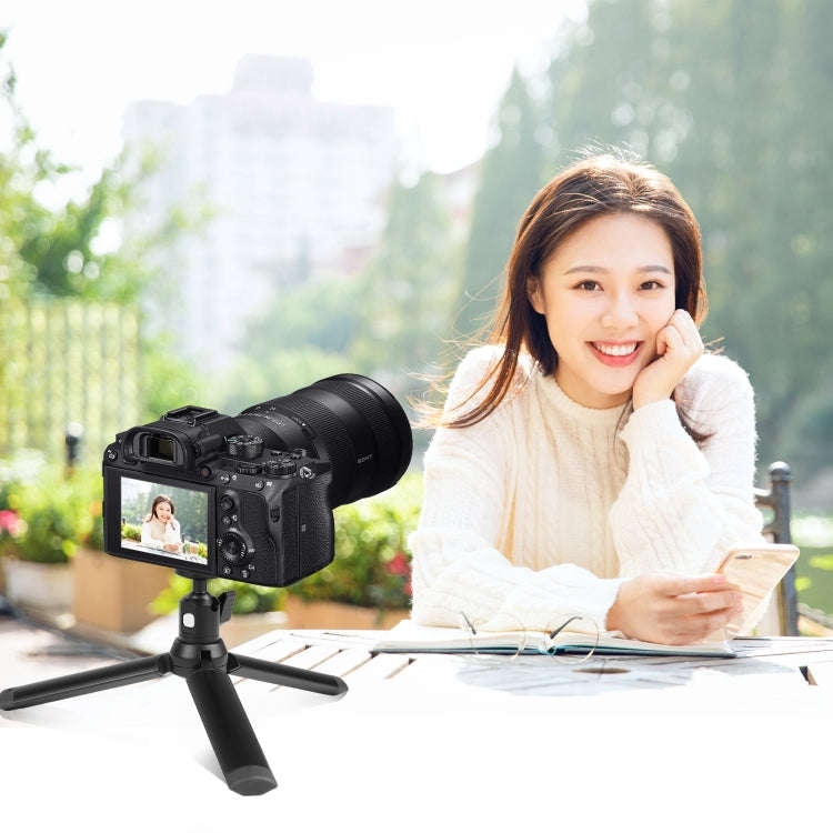 PULUZ 1/4 inch Inner Screw Metal Tripod Ball Head Adapter with Knob Lock(Black)
