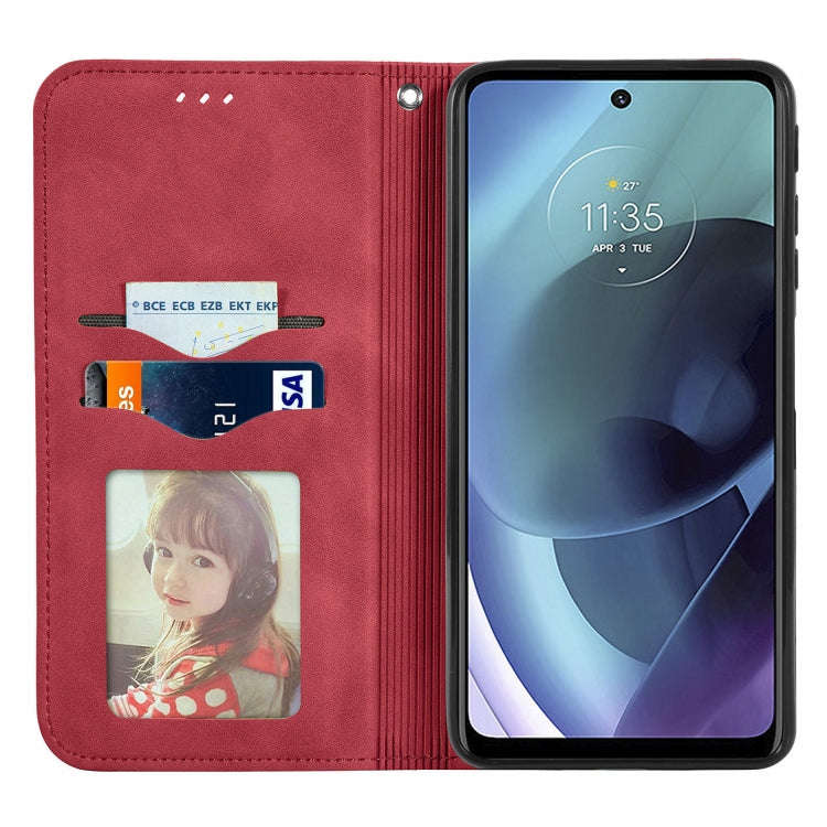 For Motorola Moto G51 Retro Skin Feel Magnetic Horizontal Flip Leather Phone Case(Red)