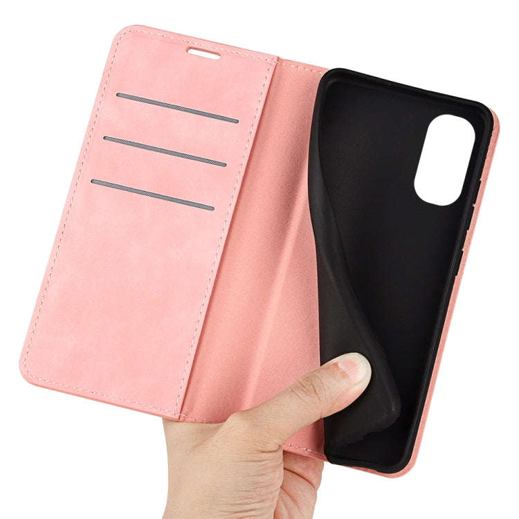 For Motorola Moto G 5G 2022 Retro-skin  Magnetic Suction Leather Phone Case(Pink)