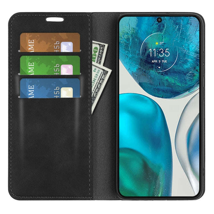 For Motorola Moto G52 4G Retro-skin Magnetic Suction Leather Phone Case(Black)
