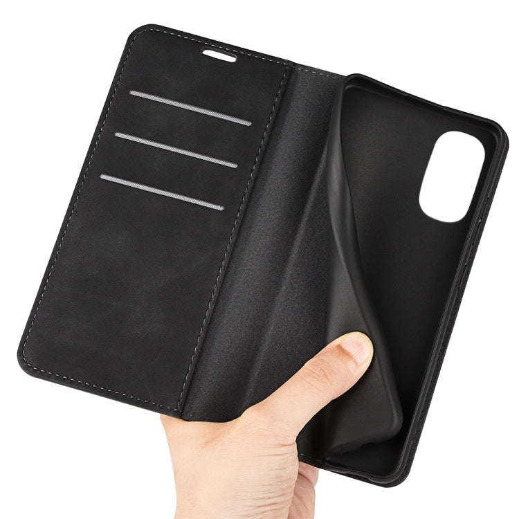 For Motorola Moto G52 4G Retro-skin Magnetic Suction Leather Phone Case(Black)