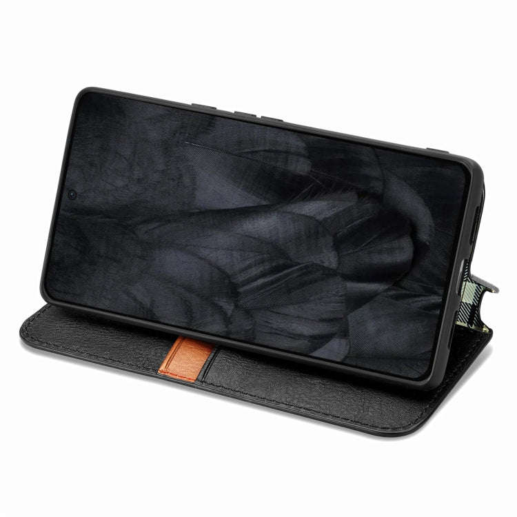 For Google Pixel 8 Pro Cubic Grid Pressed Magnetic Leather Phone Case(Black)