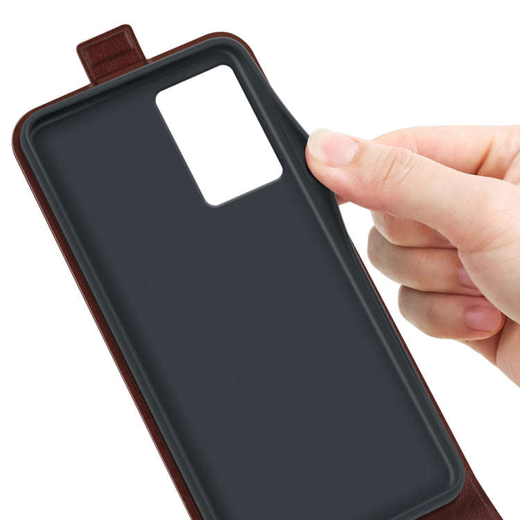 For Motorola Edge 5G 2024 R64 Texture Single Vertical Flip Leather Phone Case(Brown)