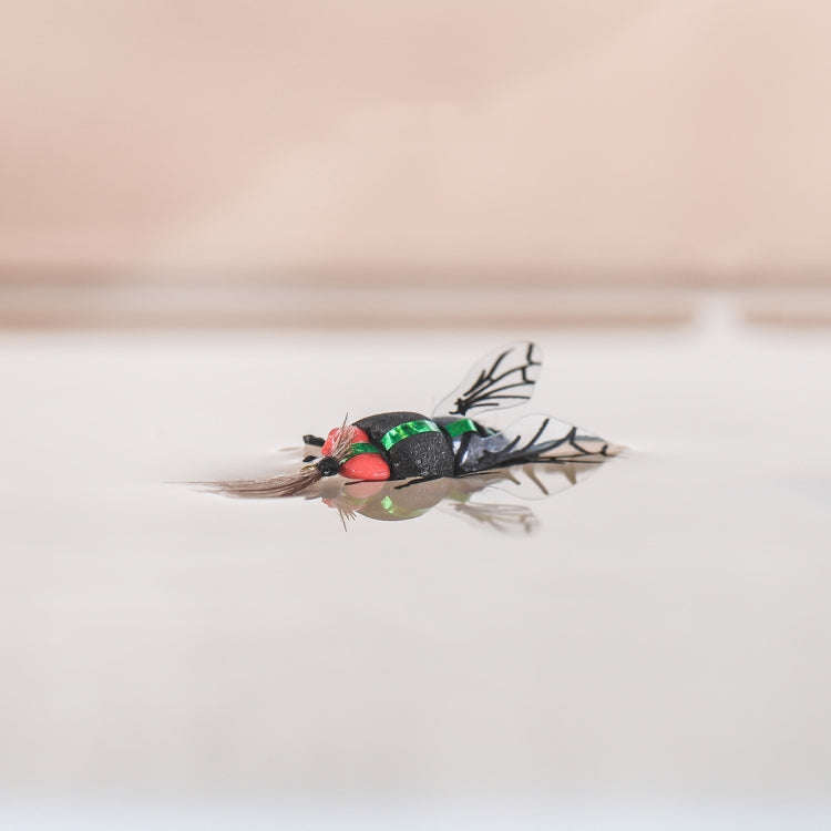 LEO 28134 Bionic Bee Fly Hook Flying Fishing Hook Buoyant Bait Fishing Gear(Green)