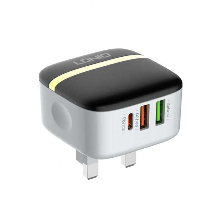LDNIO A3513Q 32W QC3.0 3 USB Ports Phone Adapter UK Plug with 8 Pin Cable