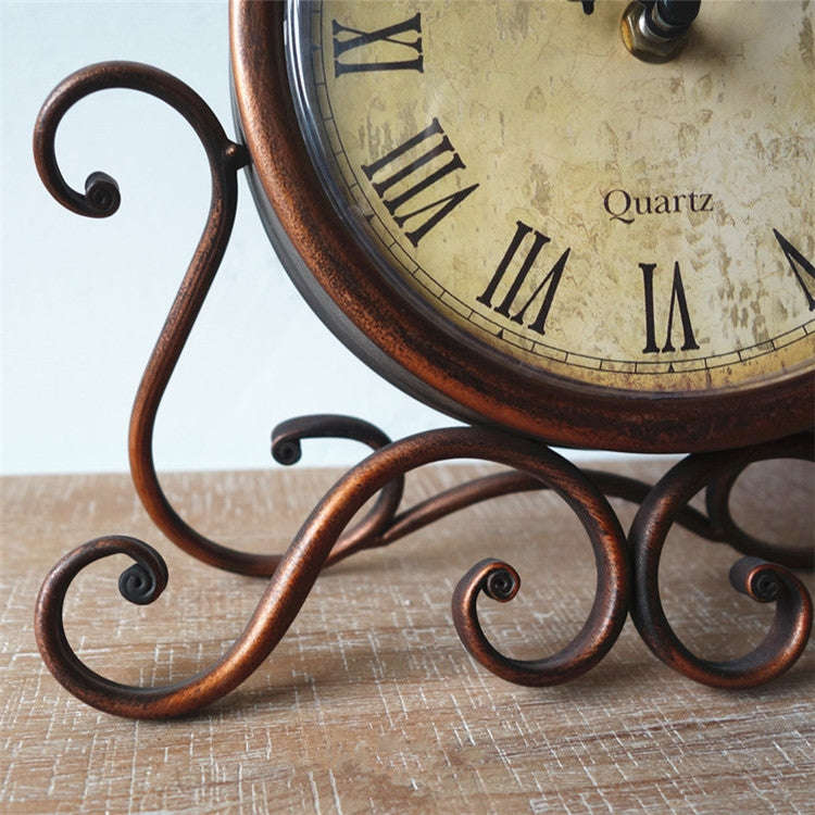 Iron Mute Clock Retro Living Room Decoration Clock(White)