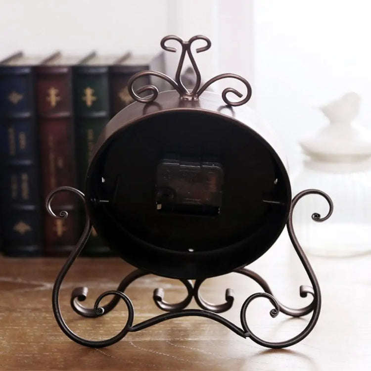 Iron Mute Clock Retro Living Room Decoration Clock(White)