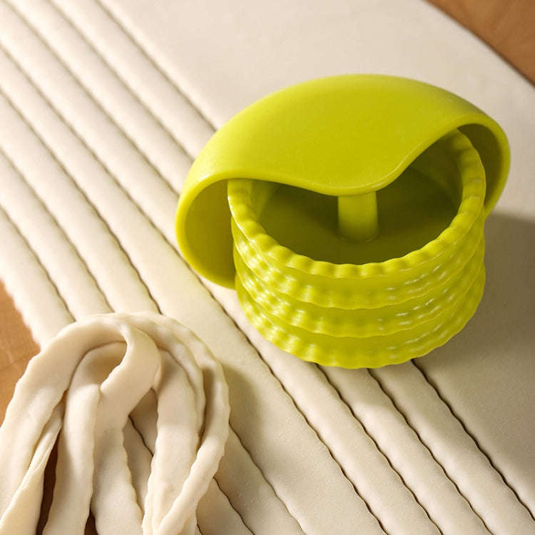 Kitchen Pasta Cutter Round Pizza Crimping Wheel Plastic Pasta Cutter(Cutting Strip)