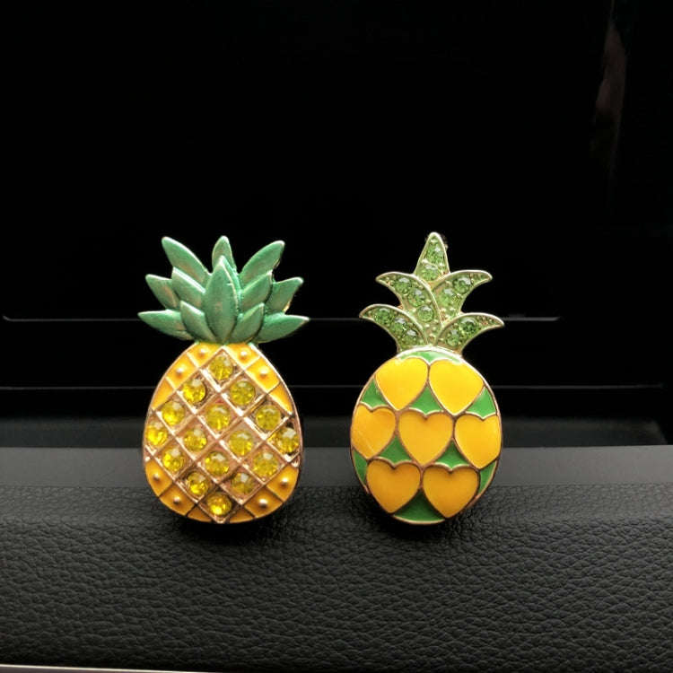 Car Air Conditioning Vent Pineapple Decorative Aromatherapy Clip(Heart)