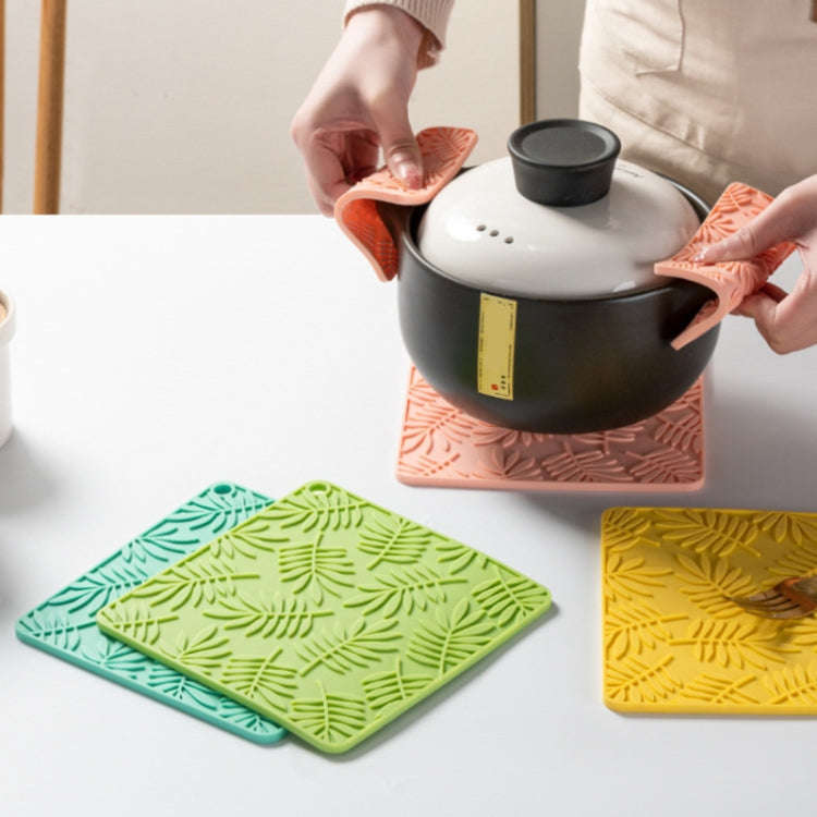 17cm Household Square Silicone Heat Insulating Mat Kitchen High Temperature Resistant Baking Plac...