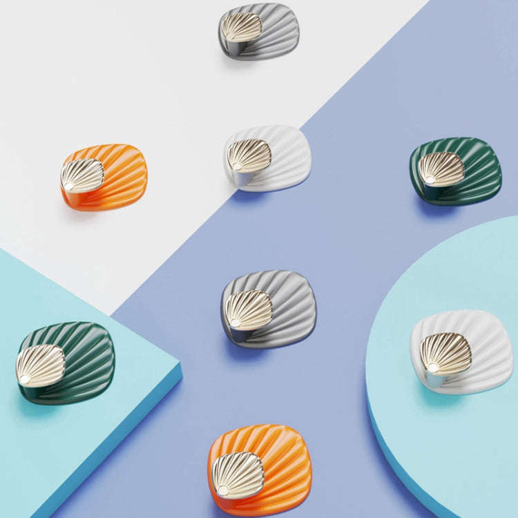 4pcs / Set Household No-Punch Seashell Hooks Bathroom Kitchen Sticky Hooks(Mixed Color)