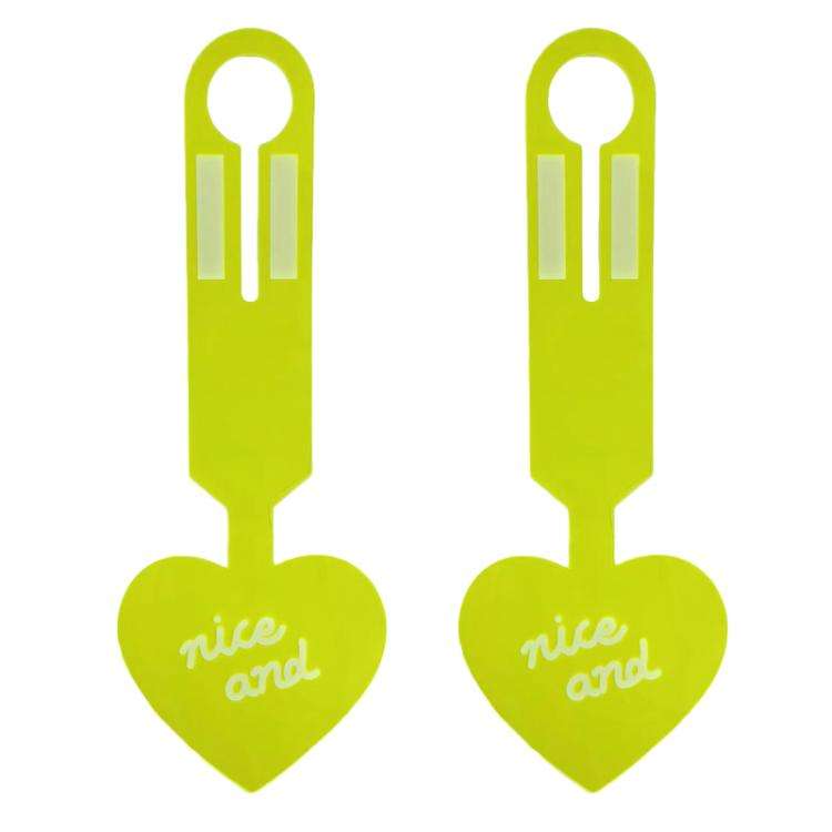 2pcs PVC Fluorescent Love Luggage Tag Baggage Tag Boarding Pass Checked Suitcase Anti-Lost Luggag...