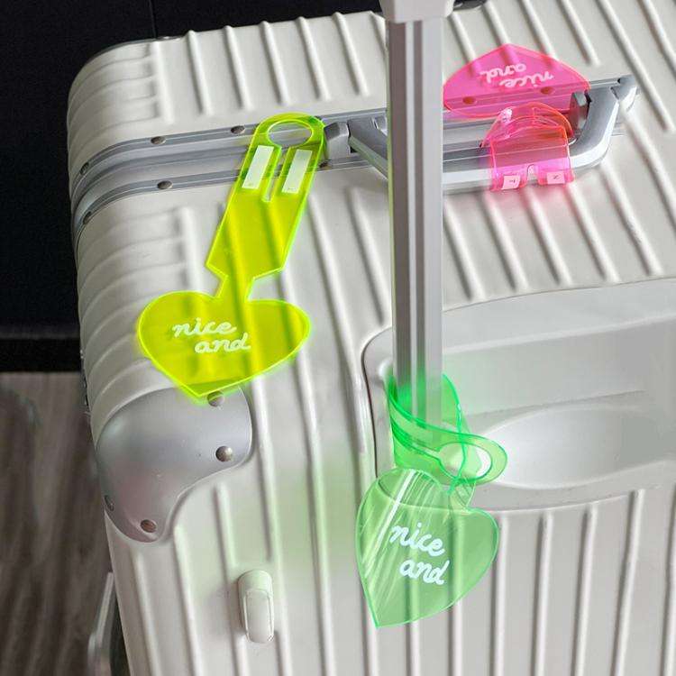2pcs PVC Fluorescent Love Luggage Tag Baggage Tag Boarding Pass Checked Suitcase Anti-Lost Luggag...