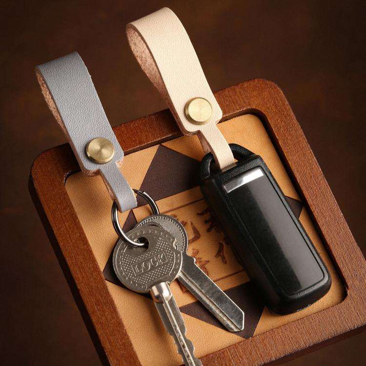 Hallmo Universal Cowhide Handmade Lanyard Keychain Car Remote Control Pendant(Brown)
