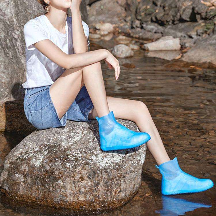 Thickened Wear-Resistant Waterproof Silicone Rain Shoe Cover, Size: S 31-33(White)