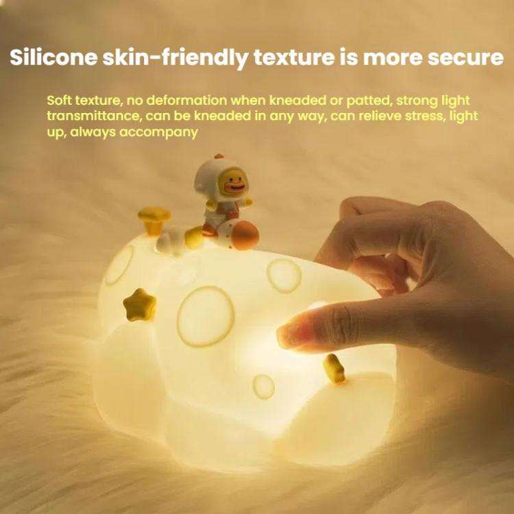 ICARER FAMILY IF-YD04 Cartoon Silicone Night Light Ornaments Astronaut Moon Lamp(Warm light)
