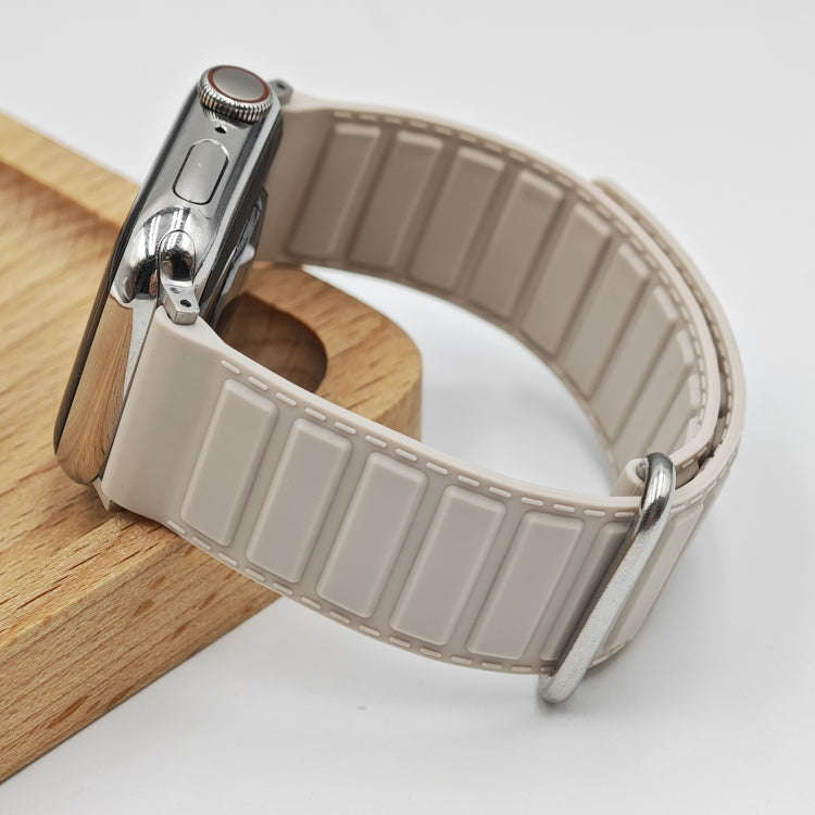 For Apple Watch SE 2022 40mm Reverse Buckle Magnetic Silicone Watch Band(Silver Buckle Starlight)