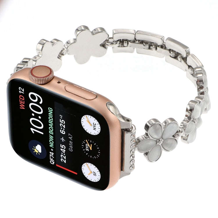For Apple Watch Series 8 41mm 5-petaled Flower Zinc Alloy Chain Watch Band(Silver)