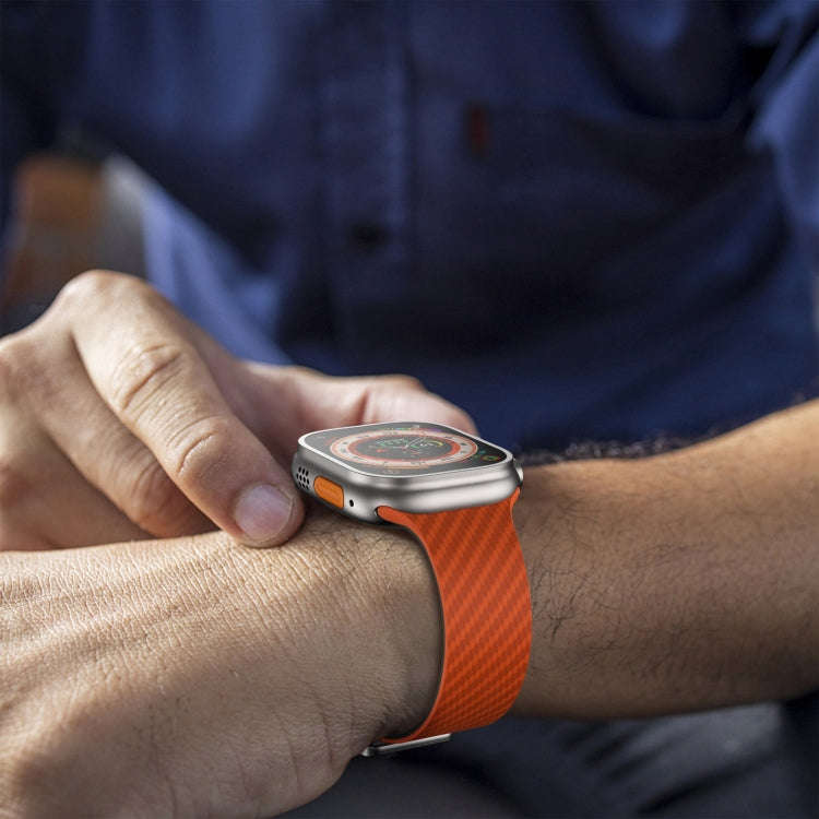 For Apple Watch Series 5 44mm Carbon Fiber Magnetic Silver Buckle Watch Band(Orange Grass)