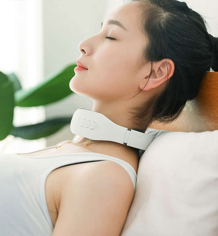 Cervical Massager Electromagnetic Pulse Heating Neck Protector, Style:Charging Remote Heating