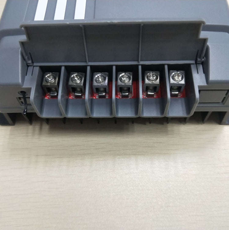MPPT 40A  12V/24V LCD Display Solar Controller  Automatic Identification Off-Grid System Controller