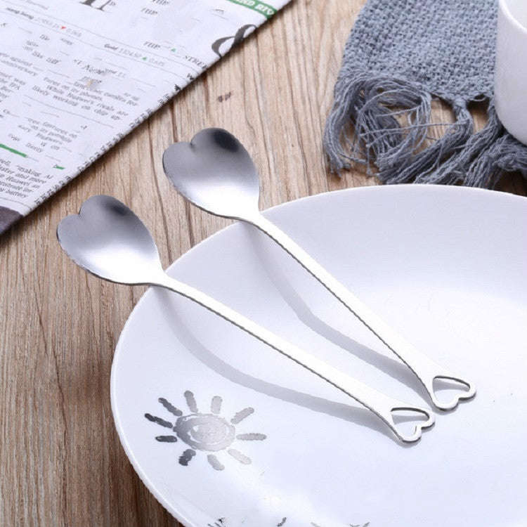 2 PCS Stainless Steel Spoon Portable Metal Coffee Teaspoon Creative Love Heart Shaped Wedding Par...
