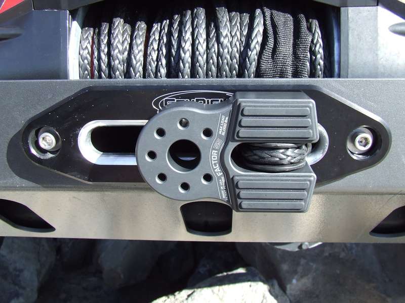 Factor55 FlatLink Shackle Mount Assembly - Red
