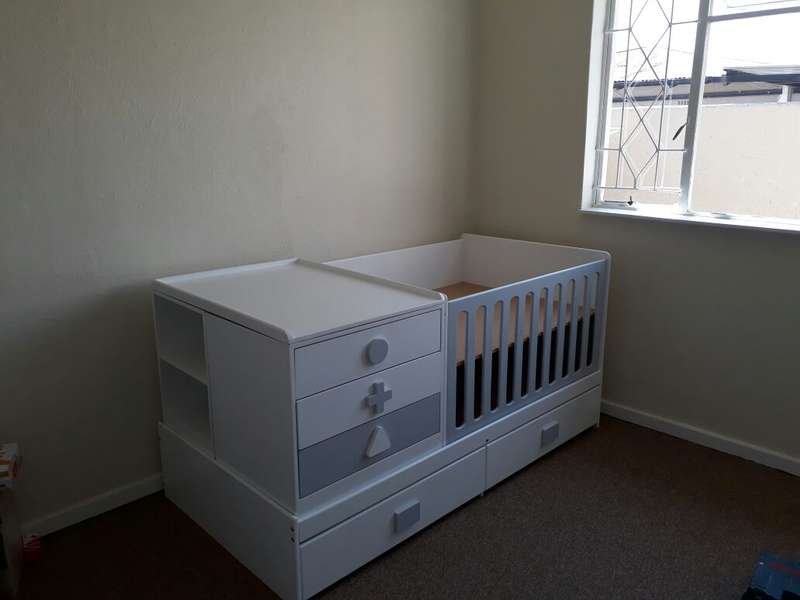 5in1 convertible cot (Basic) - with pullout guest bed underneath