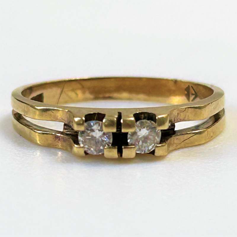 18ct Gold and Diamond Ring