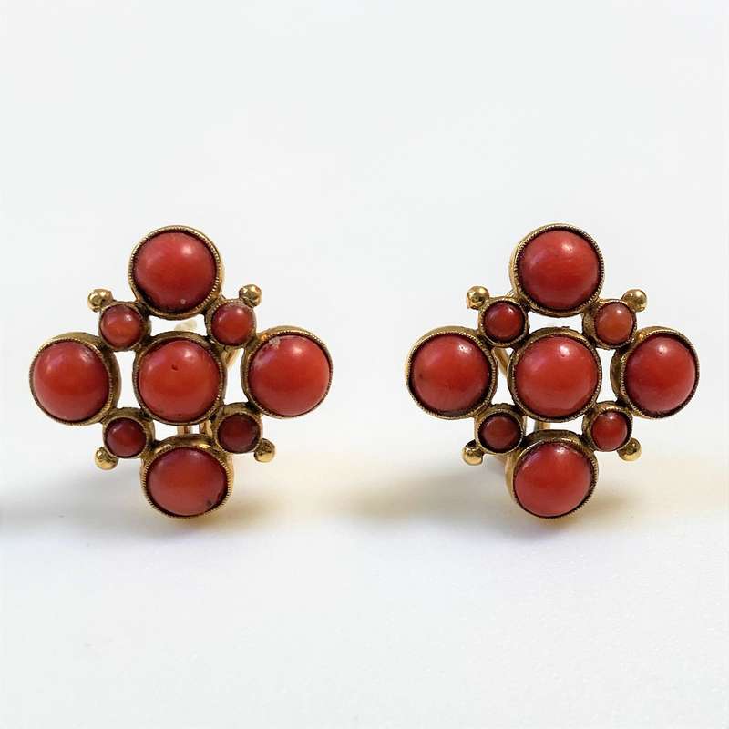 Vintage 18ct Gold and Coral Stud Earrings