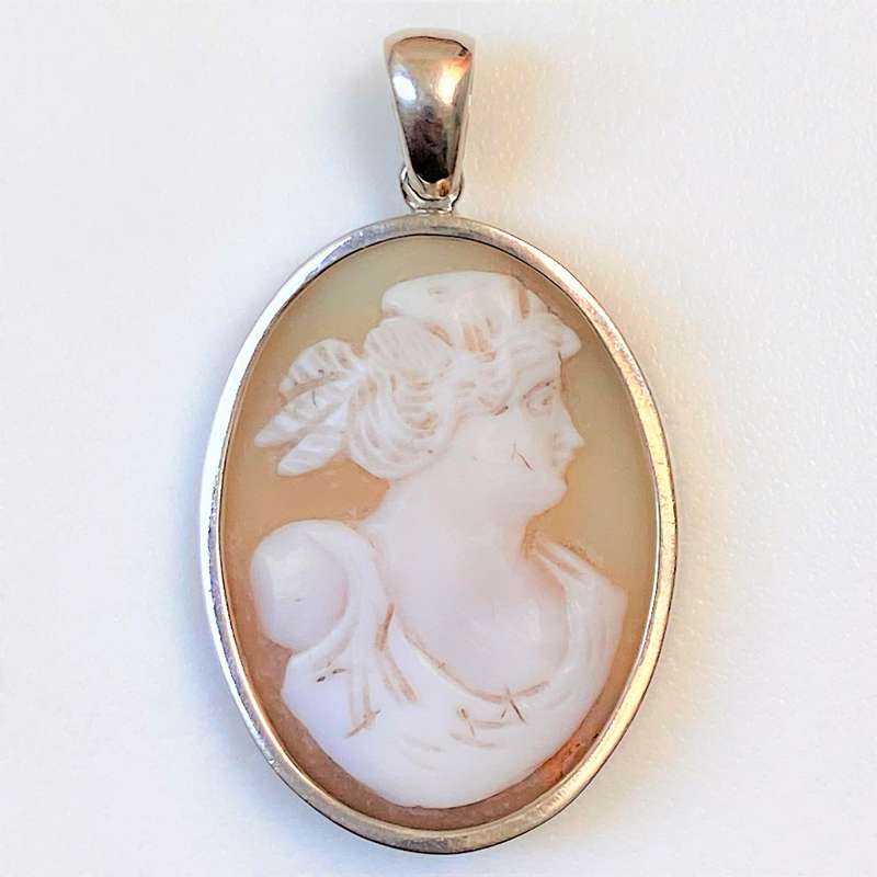 Small Silver and Shell Cameo Pendant