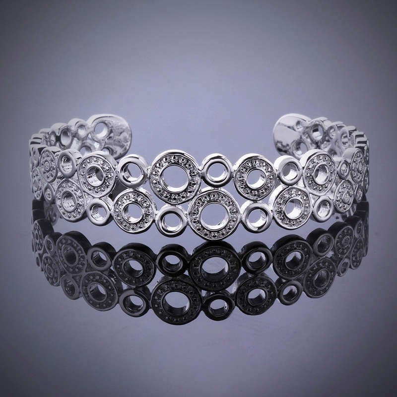 Crystal O Bracelet