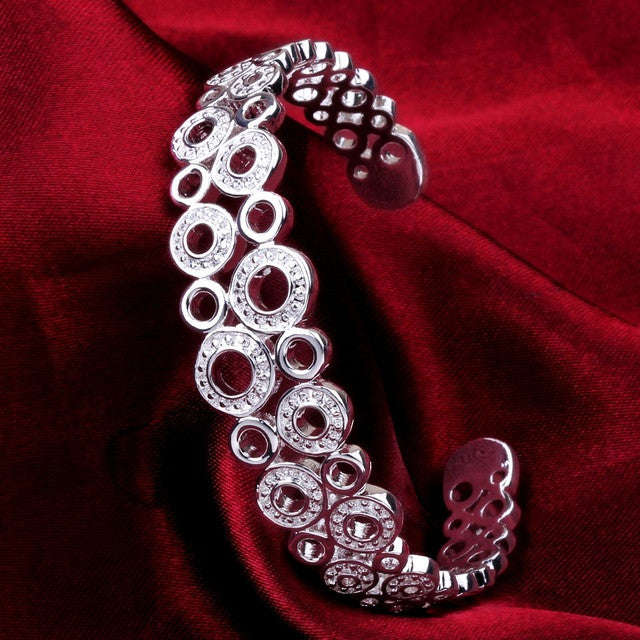 Crystal O Bracelet