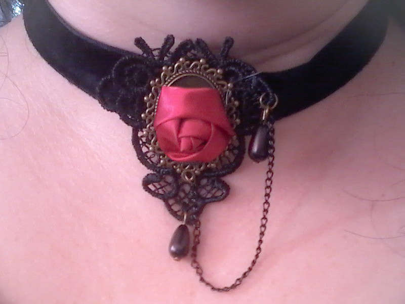 Vintage red rose choker