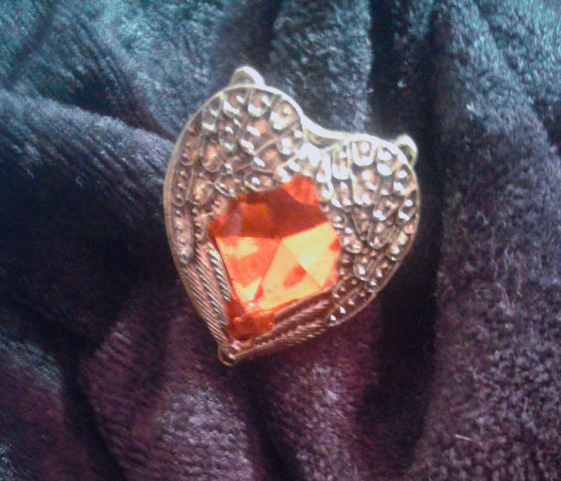 Adjustable vintage red heart and angel wings ring