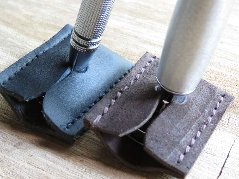 Safety razor sheath - Brown suede (textured)