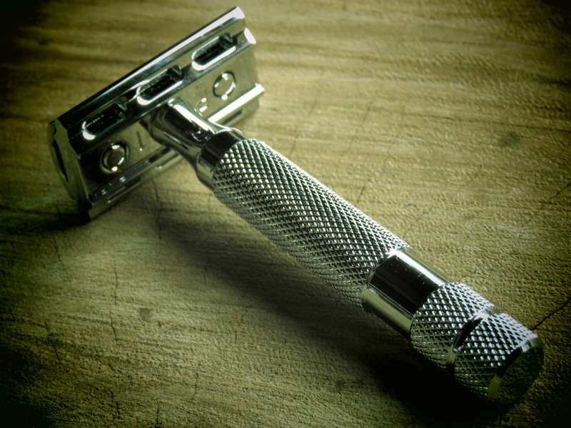Rockwell razor Model 2C Razor (White chrome finish)