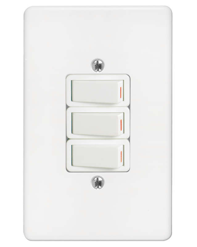 CRABTREE CLASSIC 3 LEVER 1 WAY SWITCH + COVER 4X2
