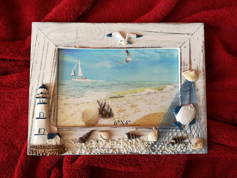 Horizontal Photo Frames with Beach Theme detail - Lighthouse