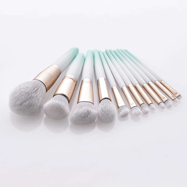 12 Piece Blue Ombre Makeup Brush Set with Pouch