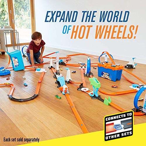 Hot Wheels DWW95 Track Builder Stunt Box, Connectable Tracks and Mini Toy Car with Track Set