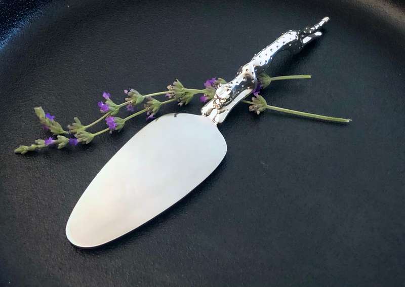 Cake Server (232MM) - Cheetah Africa Collection - Diana Carmichael