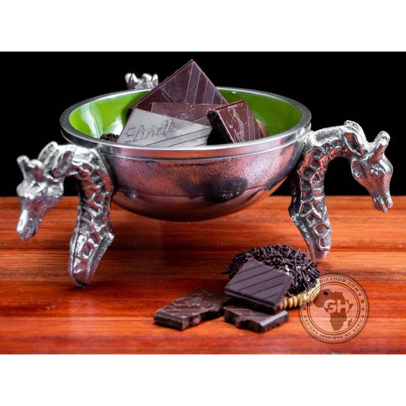 3 Giraffe Round Snack Bowl OLIVE - Lamu Aluminium Baked Enamel Tableware